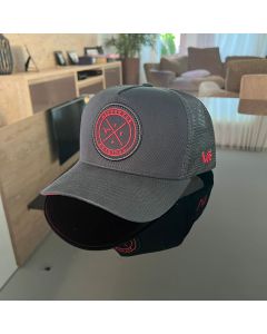 VRT058_-_Bone_VRT_Trucker_Brim_preto_Aba_inferior_vermelho.jpeg