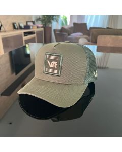 VRT060_-_Bone_VRT_Trucker_Brim_verde_musgo.jpeg